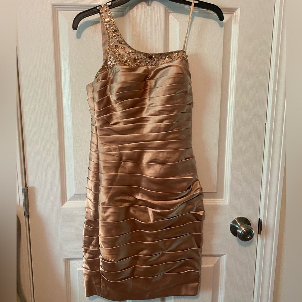 Adrianna Papell Gold One Shoulder Sheath Dress | 0